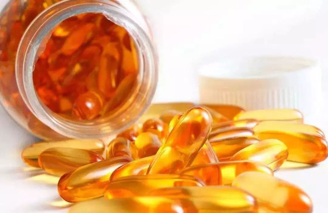魚肝油、魚油、維生素AD、維生素D 為寶寶科學補充，一篇看懂核心區(qū)別